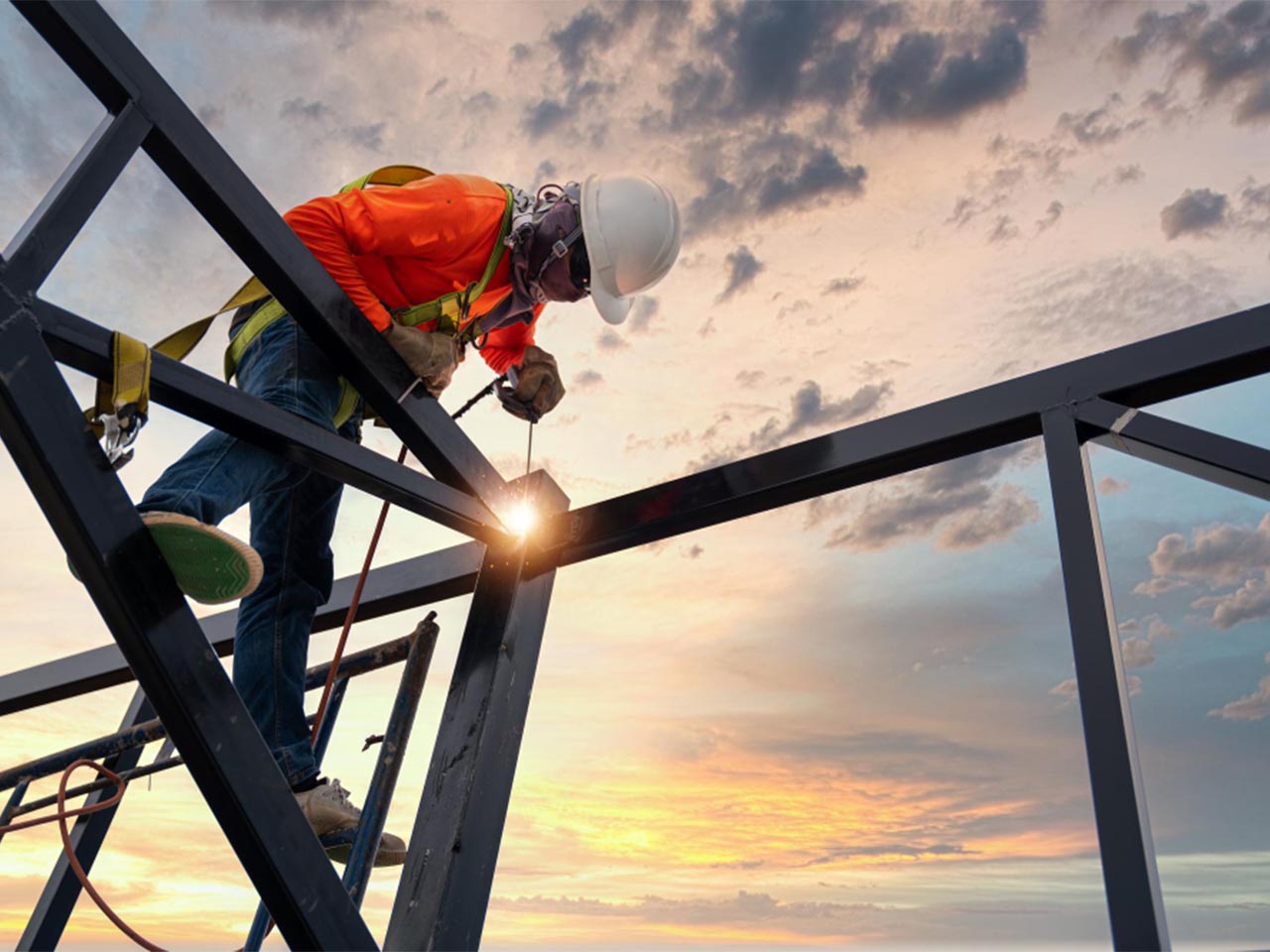 أعمال الألمنيوم والحديد